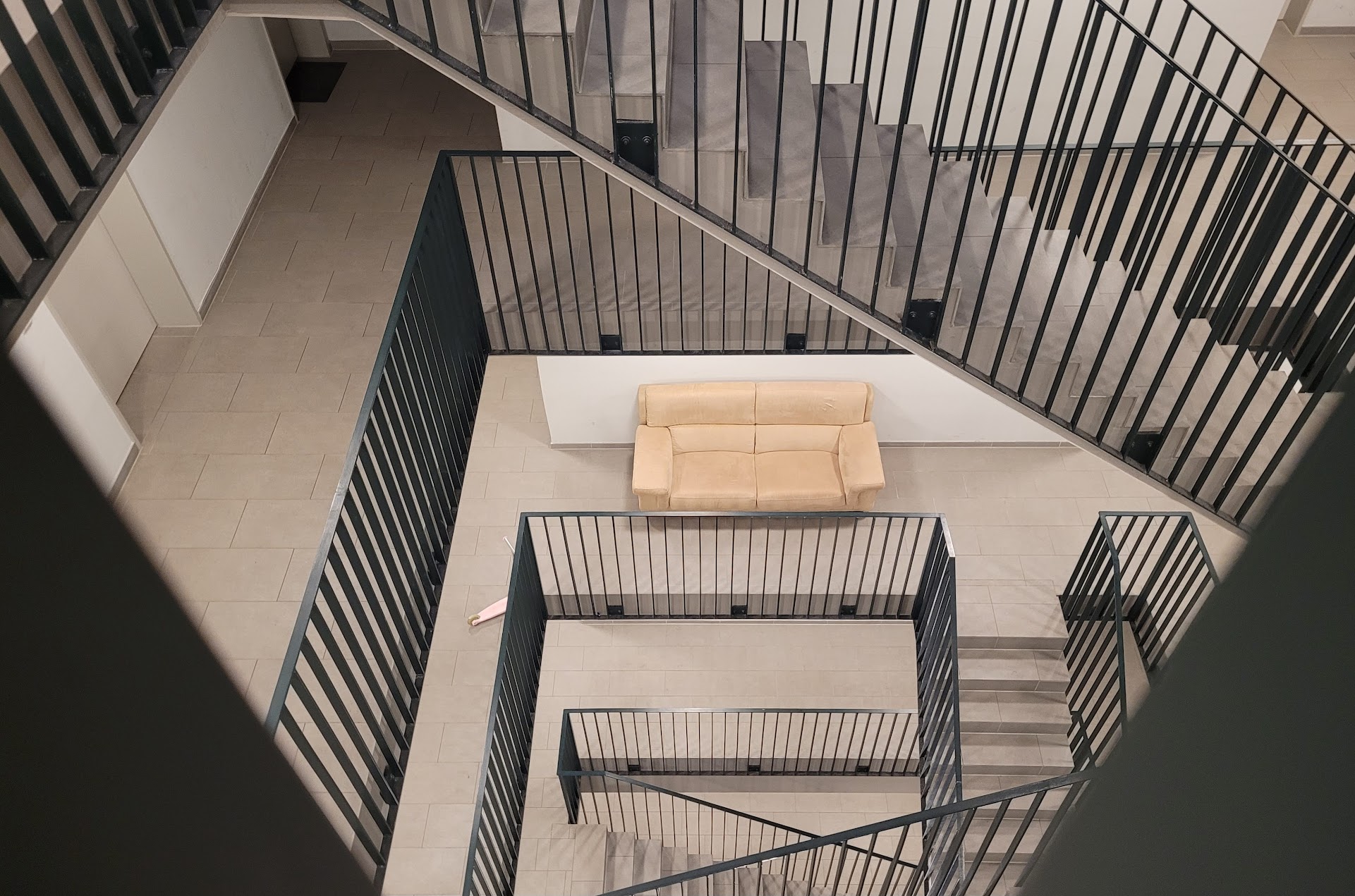 arm reich bürgergelt